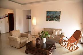 Spotless Apt in the Heart of Sisi