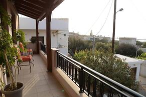 Spotless Apt in the Heart of Sisi