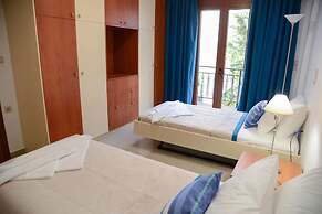 Spotless Apt in the Heart of Sisi