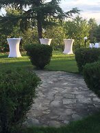 Remarkable 2-bed House in Varnavas