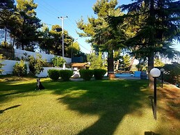 Remarkable 2-bed House in Varnavas