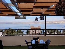 Holiday Season Hotel