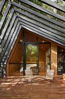 OCULTO REFUGIO DE BOSQUE