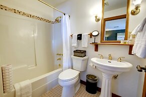 Casia Lodge and Ranch