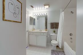 Fantastic Business Condo at Ballston