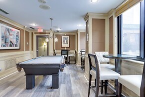 Fantastic Business Condo at Ballston