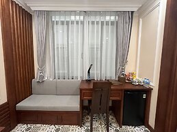 PARIS OF DRAGONBAY HOTEL