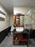 PARIS OF DRAGONBAY HOTEL