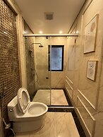 PARIS OF DRAGONBAY HOTEL