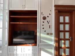 PARIS OF DRAGONBAY HOTEL