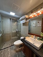 PARIS OF DRAGONBAY HOTEL