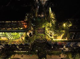 PARIS OF DRAGONBAY HOTEL