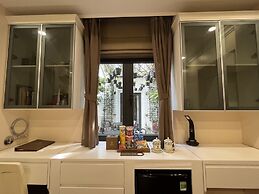 PARIS OF DRAGONBAY HOTEL