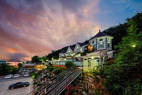 Pool Villa 1-2 Pension