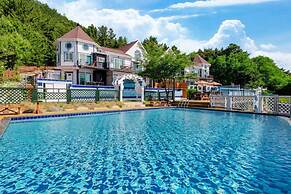 Pool Villa 1-2 Pension