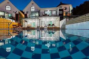 Pool Villa 1-2 Pension