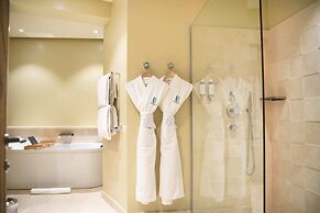 Les Regalia Hotel & SPA