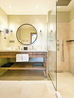 Les Regalia Hotel & SPA