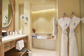 Les Regalia Hotel & SPA