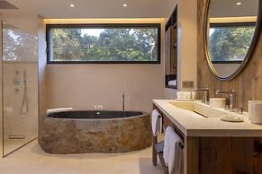 Les Regalia Hotel & SPA