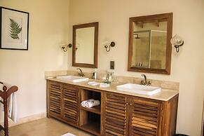 Karen Blixen Coffee Garden & Cottages
