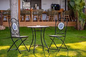 Epico Seafront & Garden Apartments