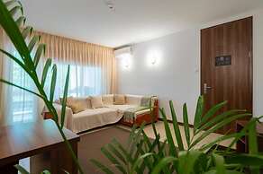 Epico Seafront & Garden Apartments