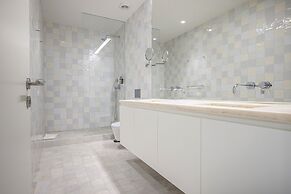 Ando Living Douradores House