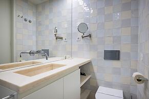 Ando Living Douradores House