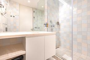 Ando Living Douradores House