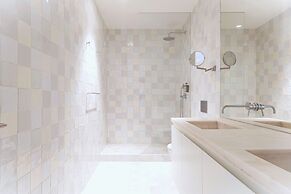 Ando Living Douradores House