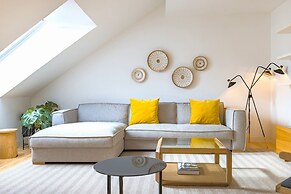 Ando Living Douradores House