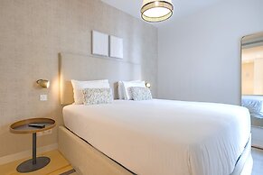 Ando Living Douradores House