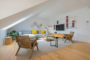 Ando Living Douradores House