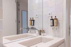 Ando Living Douradores House