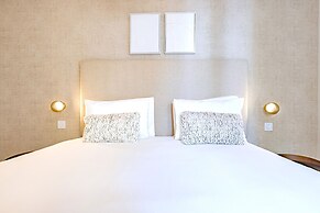 Ando Living Douradores House