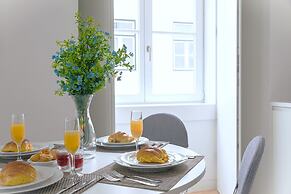 Ando Living Douradores House