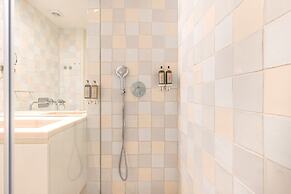 Ando Living Douradores House