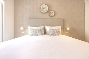 Ando Living Douradores House