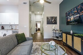 Tasteful Condo Near French Quarter
