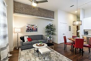 Stylish 1BR in California Building