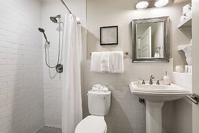 Stylish 1BR in California Building