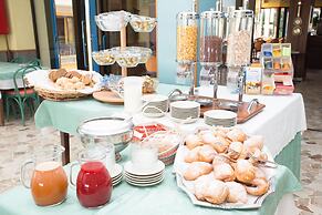 HOTEL COLA FRONTEMARE