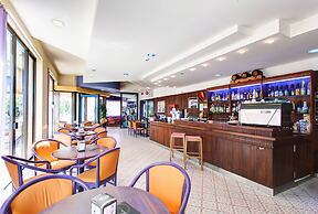 HOTEL COLA FRONTEMARE