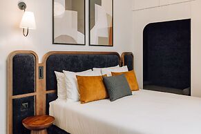 Ando Living Madalena House