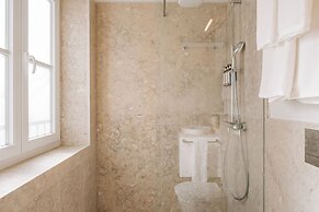 Ando Living Madalena House