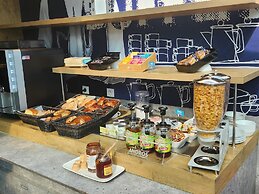 Kyriad Direct Lyon Nord - Dardilly