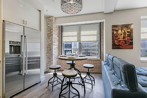 Captivating Condo near City Hot Spots