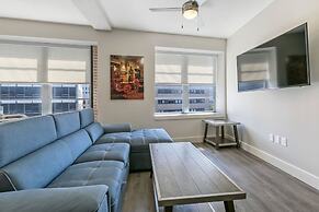 Captivating Condo near City Hot Spots