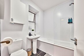 Dunluce Green - Portrush by the Sea